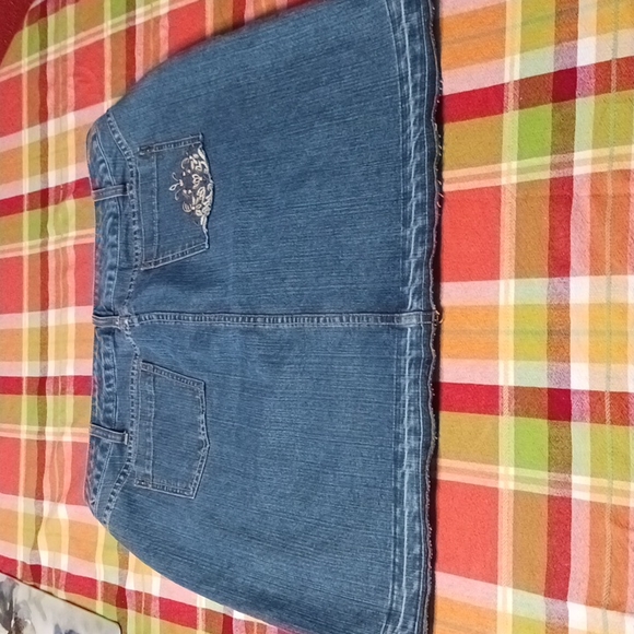 Jean skirt Flower design Size 16. Brown and Tan stitch. French Cuff. Gold stud - Picture 2 of 5